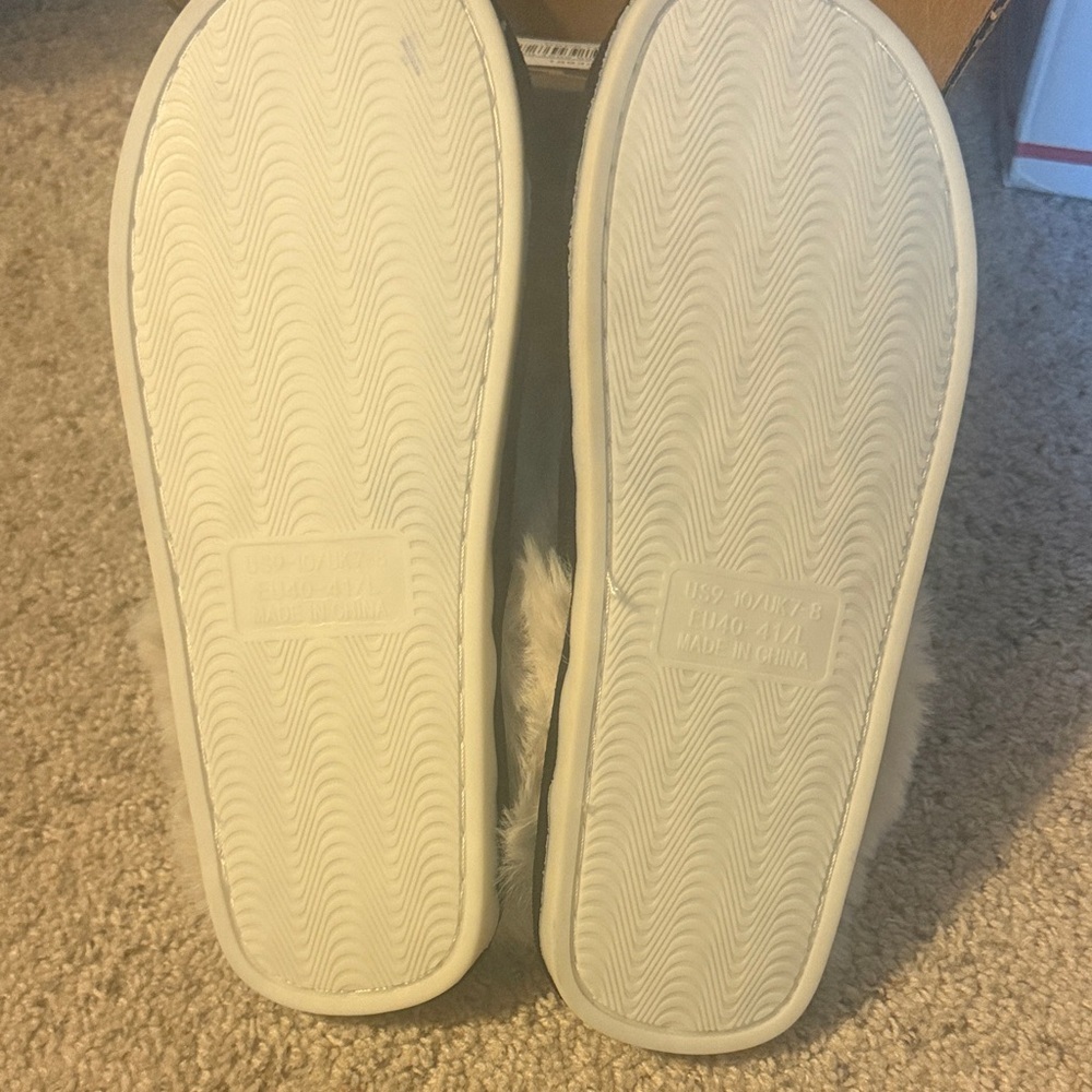 Plush Lined Black Slip-On Women's Slippers with Cream Faux Fur Trim - Picture 5 of 7